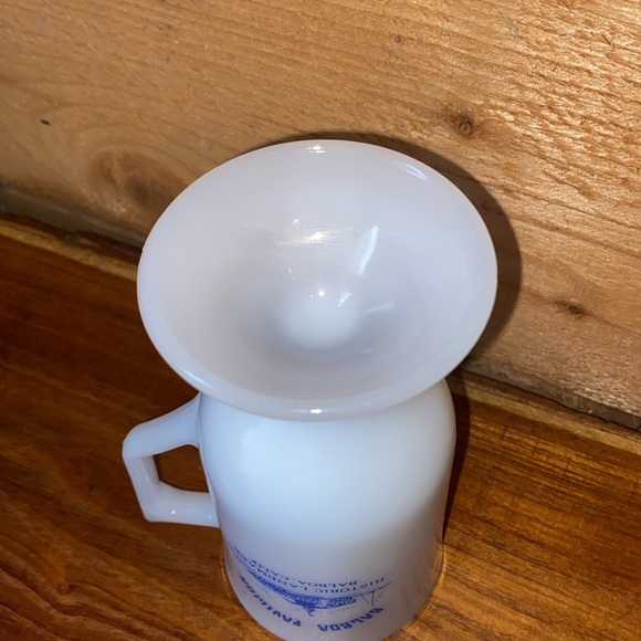 VTG 60-70s Balboa Pavilion Milk Glass Mug. 8 oz. - Picture 6 of 6